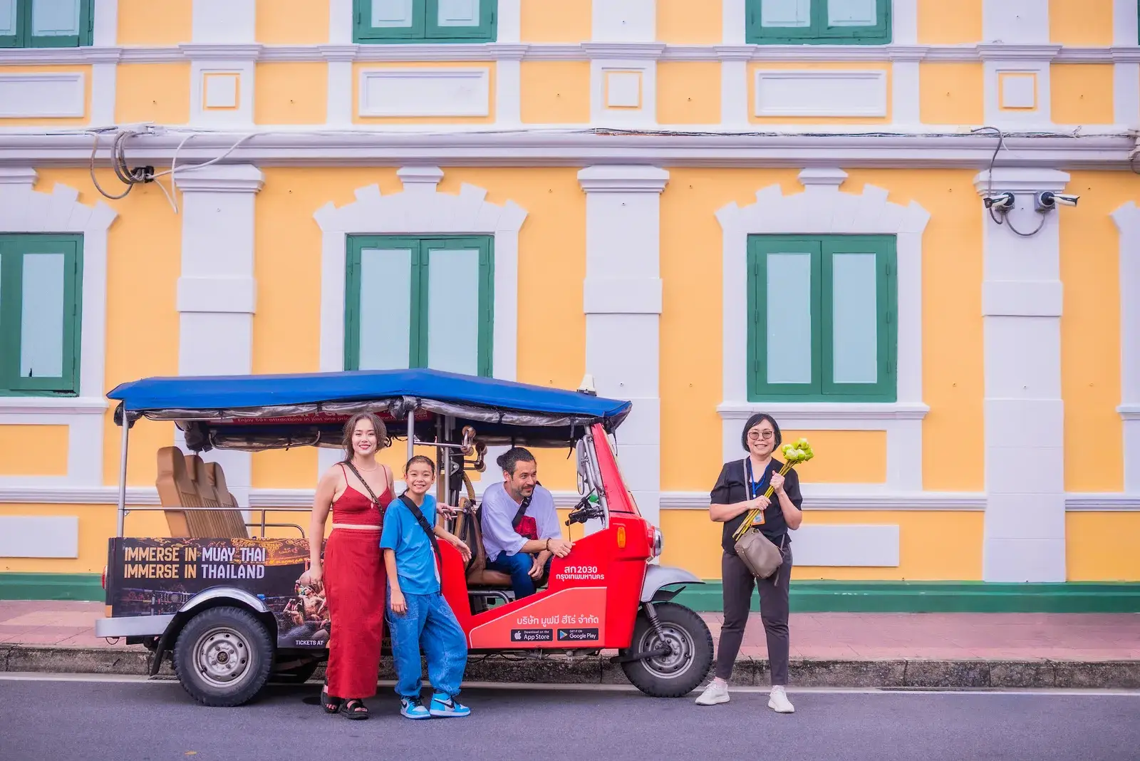 2-Hour Bangkok Cultural Discovery by Electric Tuk-Tuk